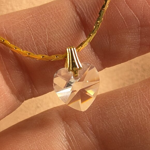 Small crystal heart pendant on gold toned chain, friendship - Picture 1 of 9